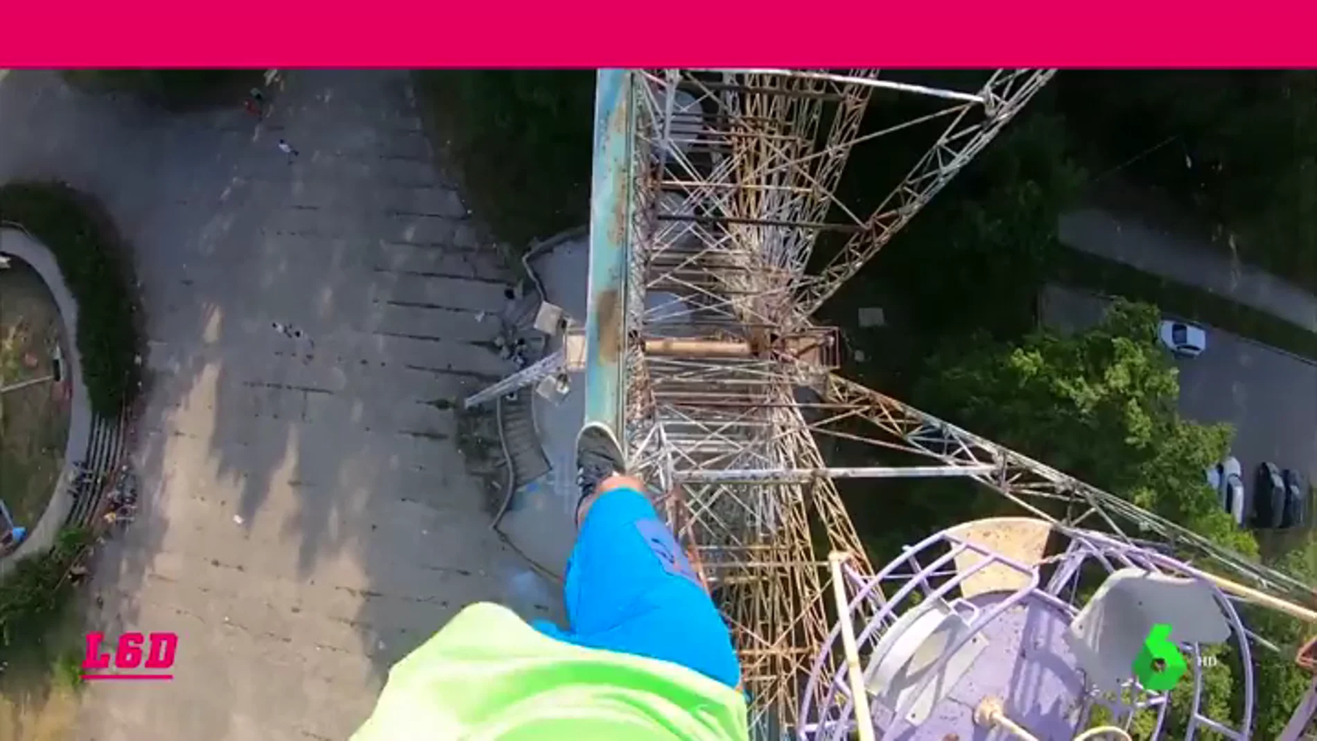 El último reto del Spider-Man de Silesia: trepa una noria sin cuerda y sin sujeciones