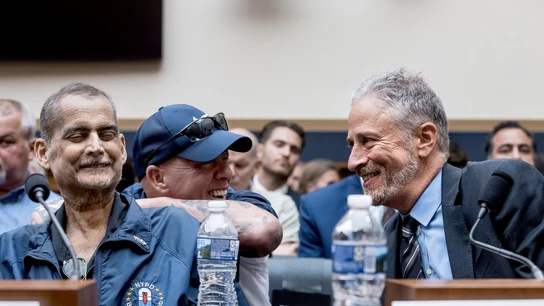 Luis Álvarez, compareciendo en el Congreso para pedir atención médica para quienes 11S. Luis Álvarez, compareciendo en el Congreso para pedir atención médica para quienes 11S.