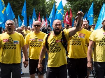 Industria consigue siete días más para negociar la venta de las plantas de Alcoa en España Industria consigue siete días más para negociar la venta de las plantas de Alcoa en España