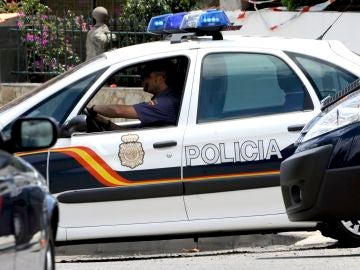 Vehículo de la Policía Nacional. Vehículo de la Policía Nacional.
