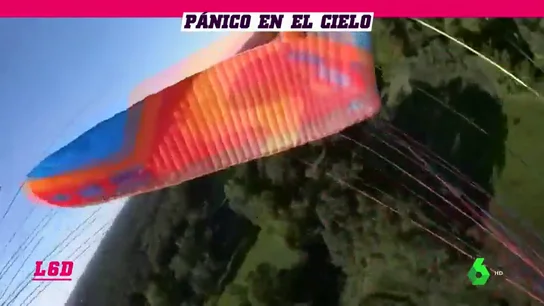 Un parapentista pierde el control y graba su agónica caída al suelo Un parapentista pierde el control y graba su agónica caída al suelo