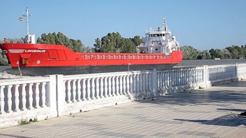 Con vistas al río