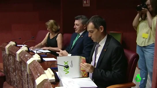 Vox asegura que votará en contra de la investidura de López Miras en Murcia Vox asegura que votará en contra de la investidura de López Miras en Murcia