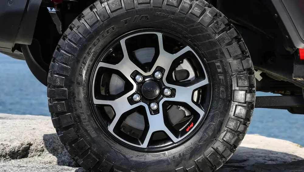 Neumáticos Jeep Wrangler 2.2 CRD Rubicon