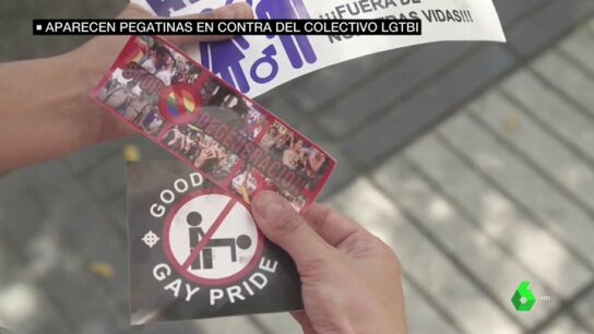 Pegatinas hom&oacute;fobas lucen en diversos municipios de Madrid en plena semana del Orgullo LGTBI