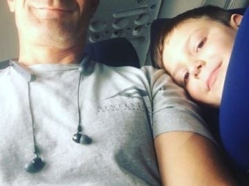 La foto de Ben y Landon durante el vuelo La foto de Ben y Landon durante el vuelo
