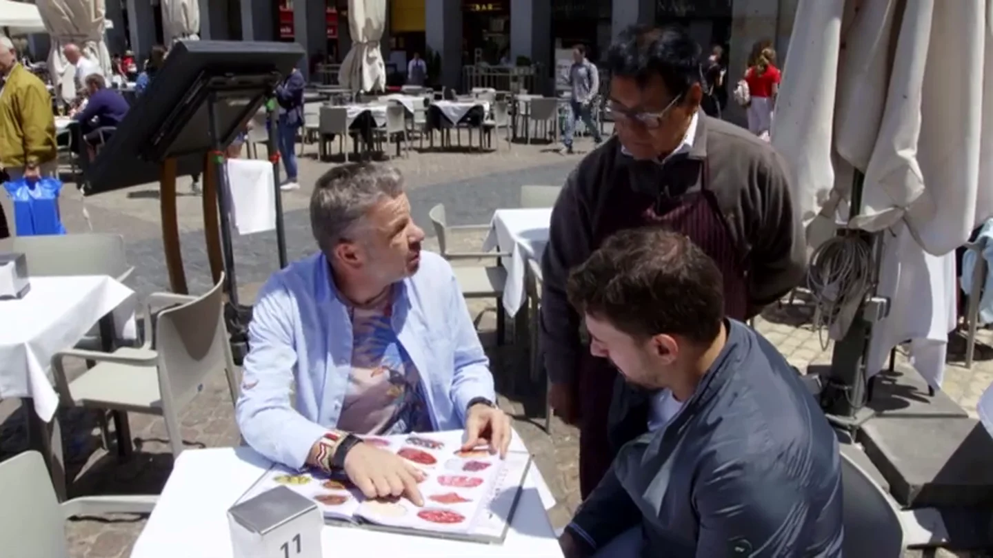 Un restaurante se niega a dar de comer a Alberto Chicote: "Dime claramente que no quieres hacerlo, no me digas que tienes la cocina estropeada" Un restaurante se niega a dar de comer a Alberto Chicote: "Dime claramente que no quieres hacerlo, no me digas que tienes la cocina estropeada"