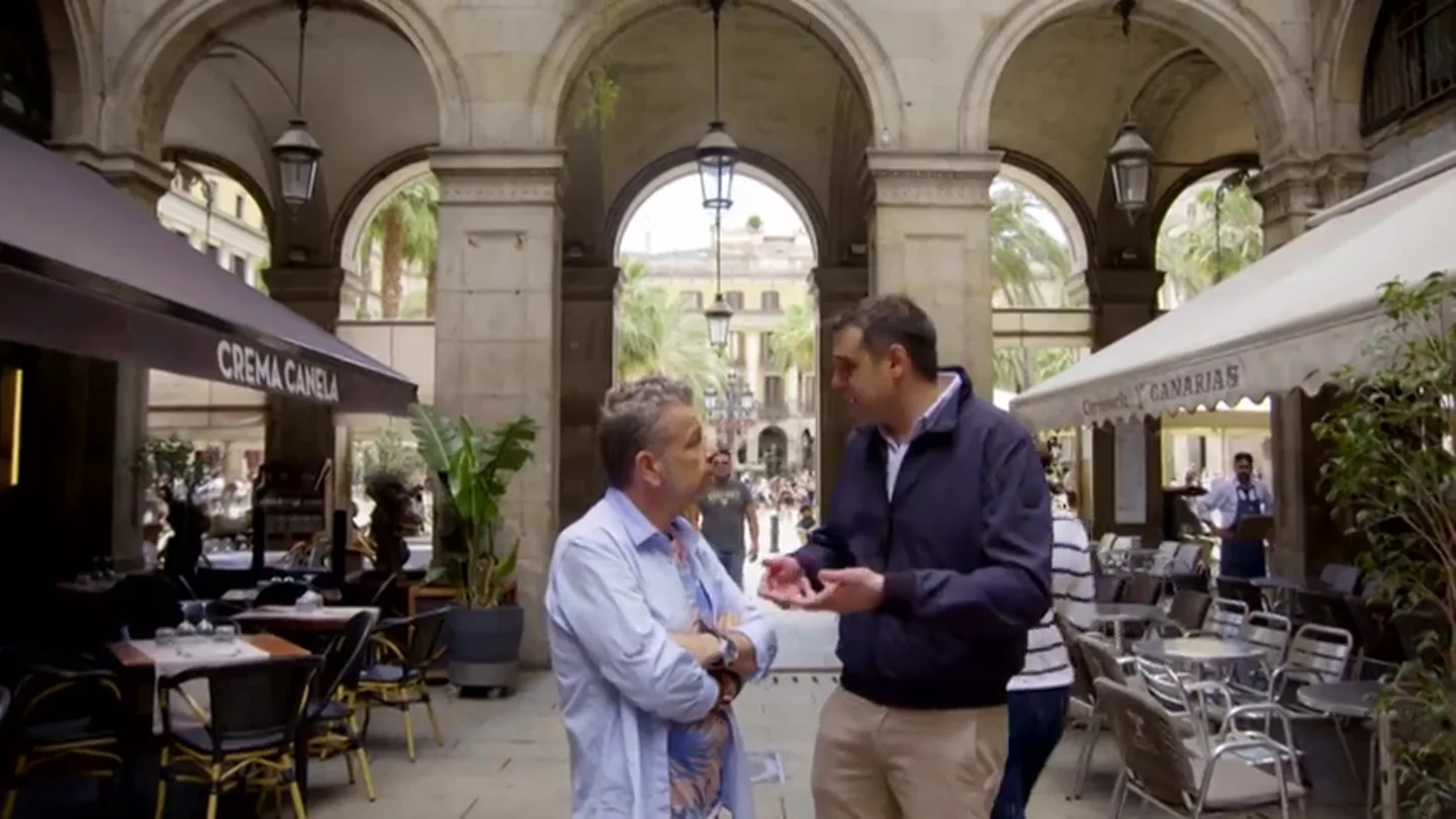 El gremio de Restauración de Barcelona alerta sobre las viviendas que ofrecen comida a turistas: "Hay una falta de seguridad para el consumidor" El gremio de Restauración de Barcelona alerta sobre las viviendas que ofrecen comida a turistas: "Hay una falta de seguridad para el consumidor"