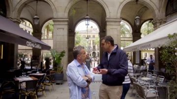 El gremio de Restauración de Barcelona alerta sobre las viviendas que ofrecen comida a turistas: "Hay una falta de seguridad para el consumidor"