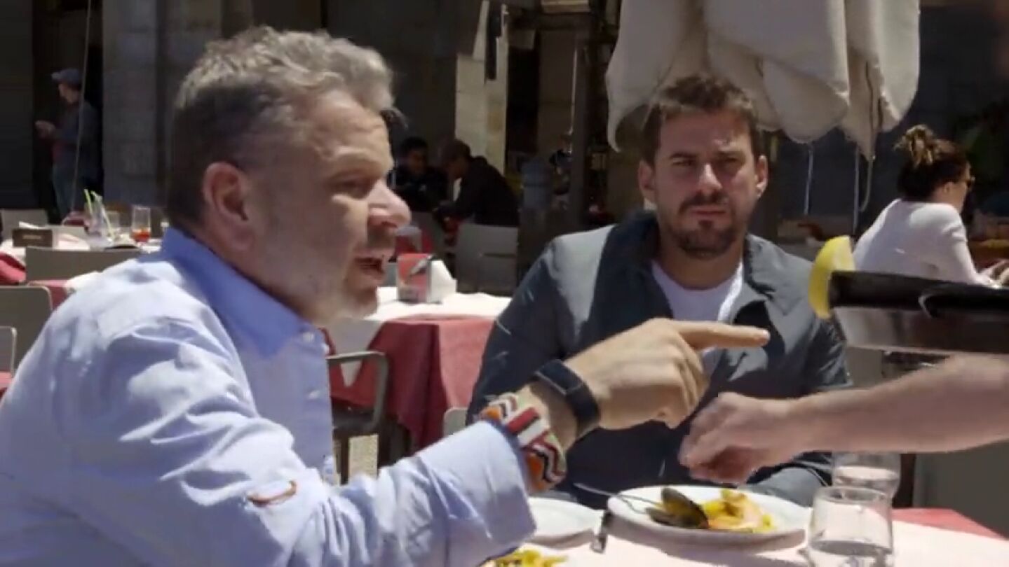 La indignaci&oacute;n de Chicote al ver las paellas que sirven en un restaurante de la Plaza Mayor: "Se piensan que uno no se entera de nada"