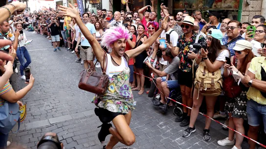 Imagen de la carrera de tacones de la calle Pelayo durante el Orgullo 2019 Imagen de la carrera de tacones de la calle Pelayo durante el Orgullo 2019