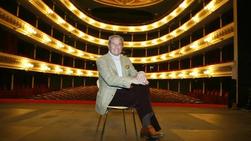 El actor Arturo Fernández en una imagen de archivo en el Teatro Principal de Zaragoza