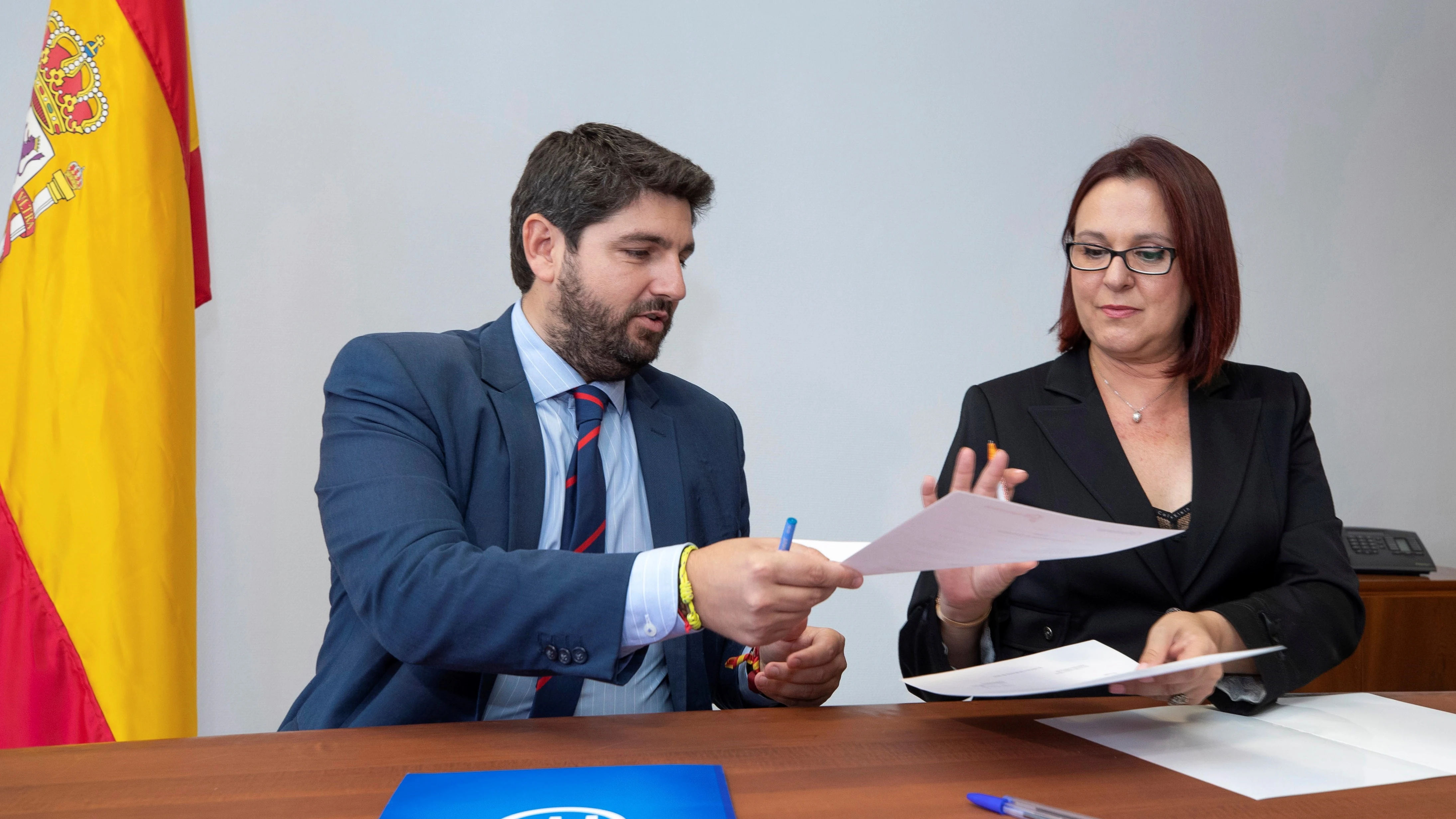 El PP y Ciudadanos firman el acuerdo de Gobierno en Murcia