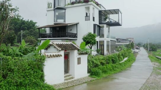 La casa en la que vivir&aacute;n las siete amigas, tras su remodelaci&oacute;n