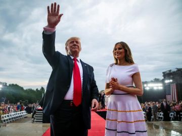 Donald Trump posa junto a Melania Donald Trump posa junto a Melania