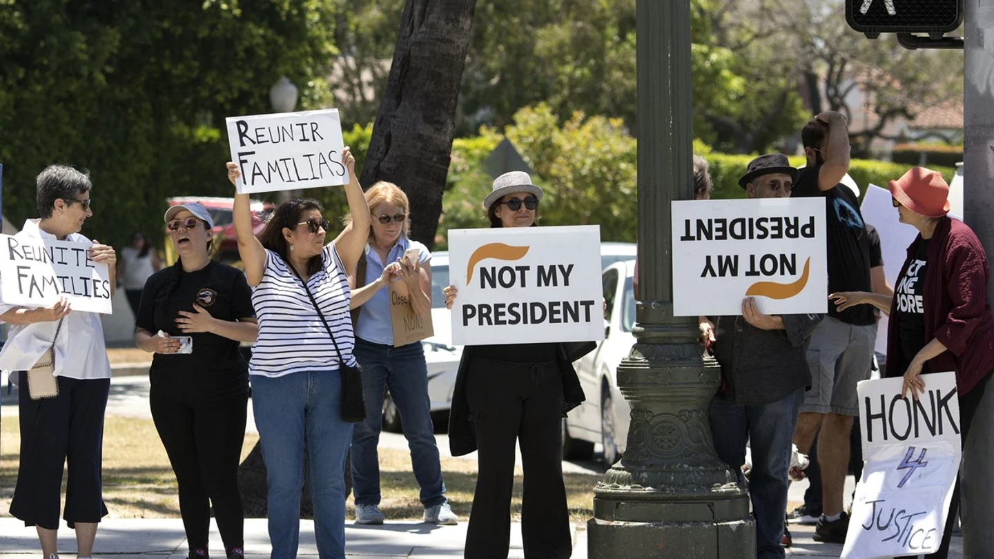Imagen de archivo de una protesta contra la política migratoria de Trump Imagen de archivo de una protesta contra la política migratoria de Trump