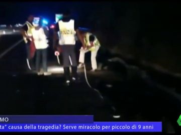 Se graba conduciendo a toda velocidad y lo pagan sus hijos: uno muere y el otro se encuentra en estado grave Se graba conduciendo a toda velocidad y lo pagan sus hijos: uno muere y el otro se encuentra en estado grave