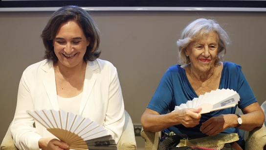 Colau y Carmena, durante el foro en el que han participado en Barcelona Colau y Carmena, durante el foro en el que han participado en Barcelona