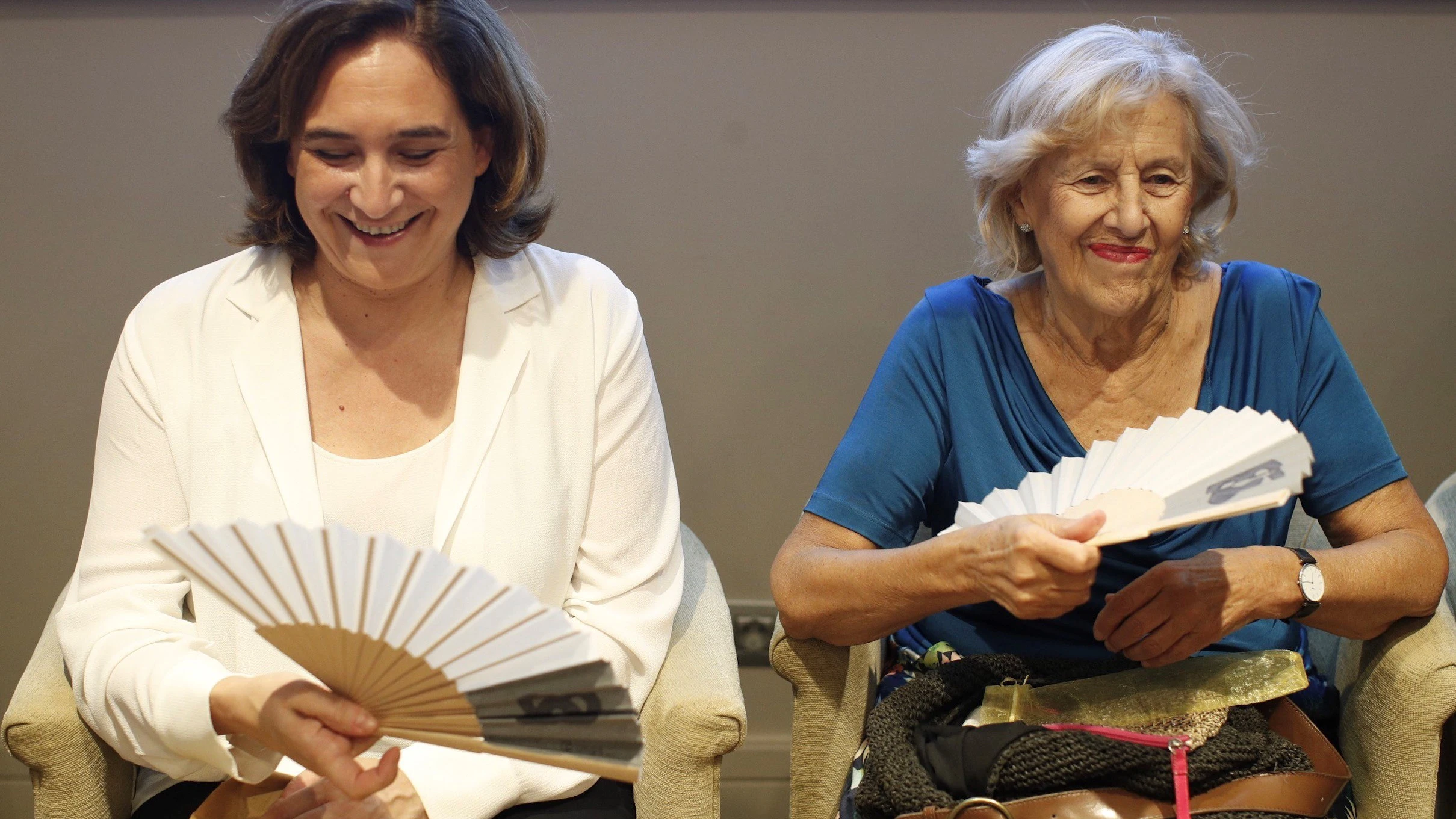 Colau y Carmena, durante el foro en el que han participado en Barcelona