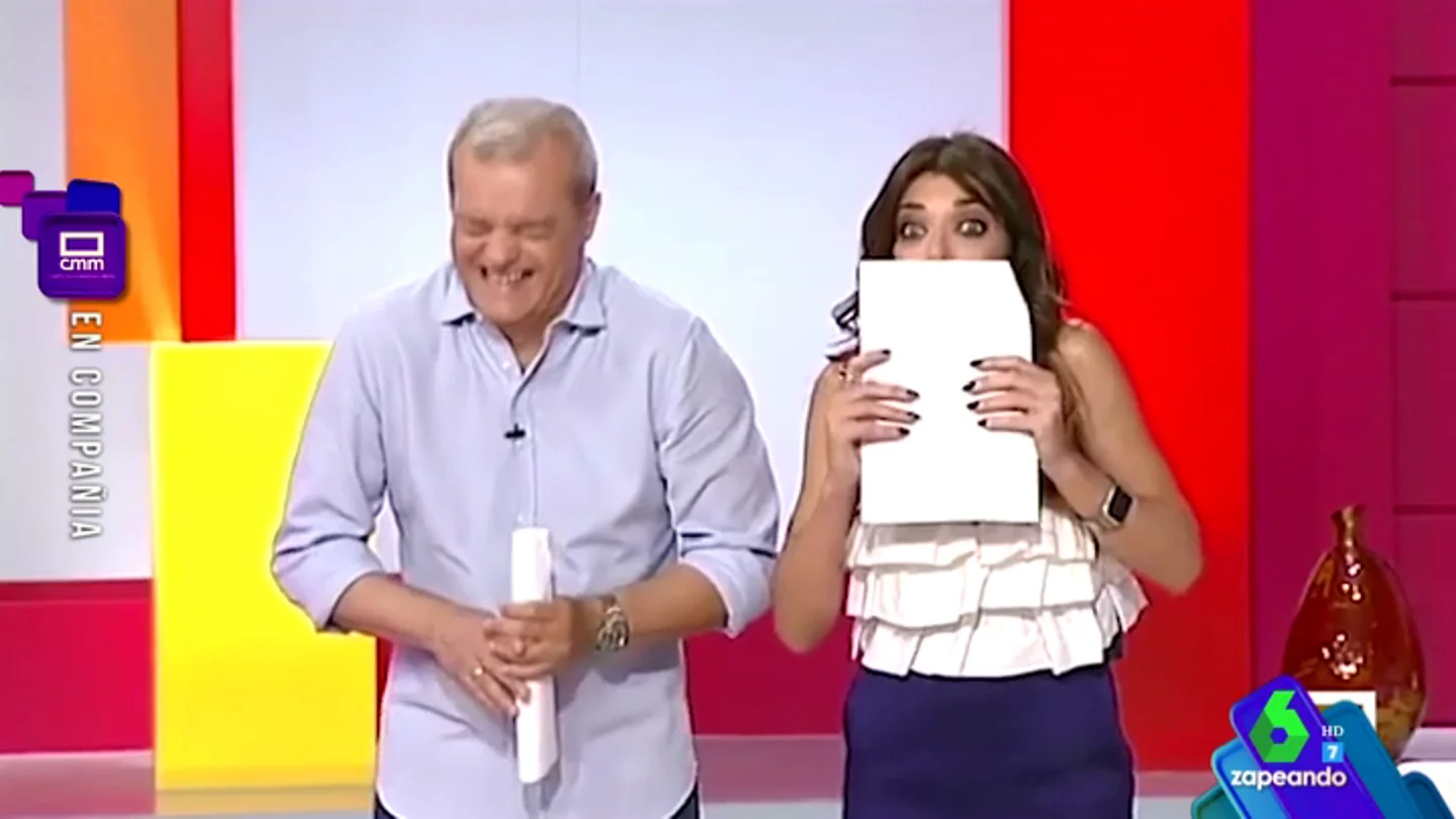El divertido enfado de una mujer con Ramón García tras despertarla en directo El divertido enfado de una mujer con Ramón García tras despertarla en directo: "¿No sabes que los españoles dormimos la siesta?"