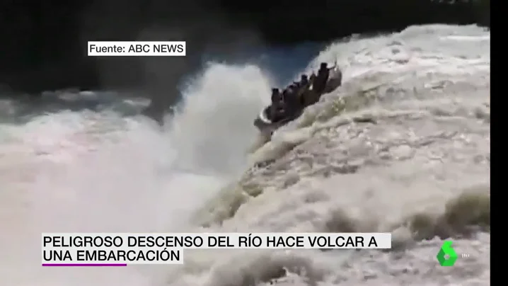 Increíble accidente de rafting: Ignoran las advertencias y la corriente no les deja escapatoria