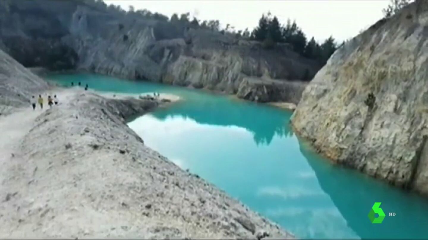 No, no es un lugar paradisiaco: el lago t&oacute;xico de Galicia que pone en riesgo la salud de 'instagramers'