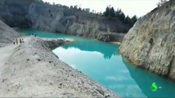 No, no es un lugar paradisiaco: el lago tóxico de Galicia que pone en riesgo la salud de 'instagramers'