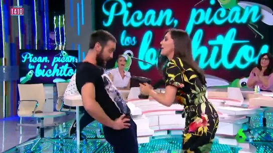 Bailando Jon Plazaola y un taladro: así explica Boticaria García cómo nos muerden las pulgas Bailando Jon Plazaola y un taladro: así explica Boticaria García cómo nos muerden las pulgas