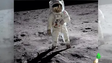 Buzz Aldrin en la Luna con la Tierra reflejada en su casco