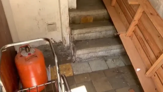 laSexta accede al edificio okupado de la violación múltiple a una menor en Manresa laSexta accede al edificio okupado de la violación múltiple a una menor en Manresa