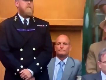 ¿Qué le pasa a Woody Harrelson? El extraño comportamiento del actor en la final de Wimbledon que se ha vuelto viral ¿Qué le pasa a Woody Harrelson? El extraño comportamiento del actor en la final de Wimbledon que se ha vuelto viral