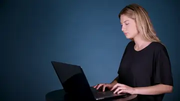Cómo reducir el daño a tus ojos por mirar muchas horas la pantalla de tu ordenador