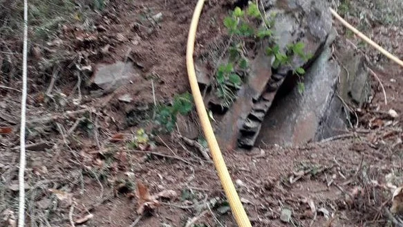 El conductor de un camión muere tras salirse de la carretera AS-35