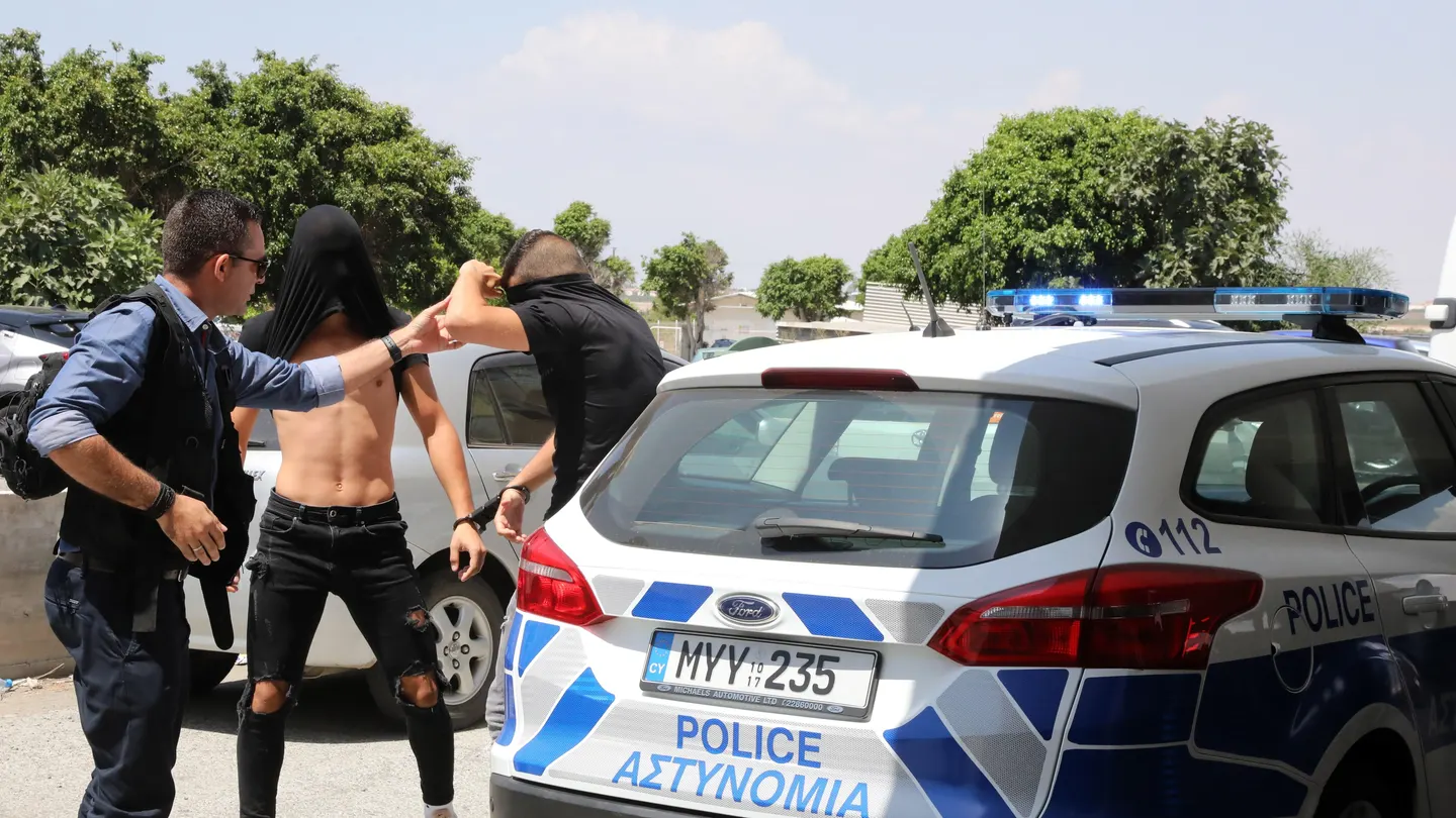 Los sospechosos de violación a su llegada al juzgado chipriota Los sospechosos de violación a su llegada al juzgado chipriota