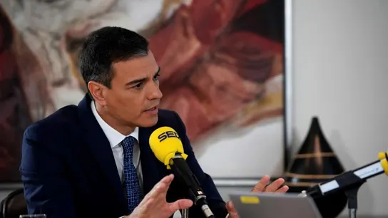 El presidente del Gobierno en funciones, Pedro Sánchez, durante su entrevista en la Cadena SER El presidente del Gobierno en funciones, Pedro Sánchez, durante su entrevista en la Cadena SER