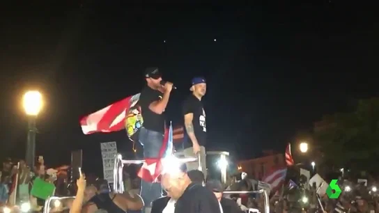 La manifestación contra el gobernador de Puerto Rico en la que participó Ricky Martin y terminó con disturbios La manifestación contra el gobernador de Puerto Rico en la que participó Ricky Martin y terminó con disturbios