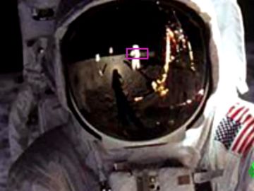 El reflejo de Amstrong en el casco de Aldrin. El reflejo de Amstrong en el casco de Aldrin.