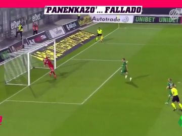 Tira un penalti a lo Panenka y lo falla: ¿Mérito del portero o demérito del jugador? Tira un penalti a lo Panenka y lo falla: ¿Mérito del portero o demérito del jugador?