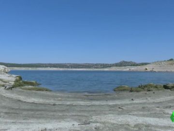 Ávila declara la emergencia por sequía con embalses sólo al 44% de su capacidad y pérdidas de hasta 1.000 millones de euros Ávila declara la emergencia por sequía con embalses sólo al 44% de su capacidad y pérdidas de hasta 1.000 millones de euros