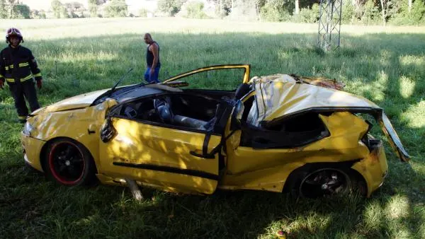 El vehículo accidentado en Galisancho, Salamanca.