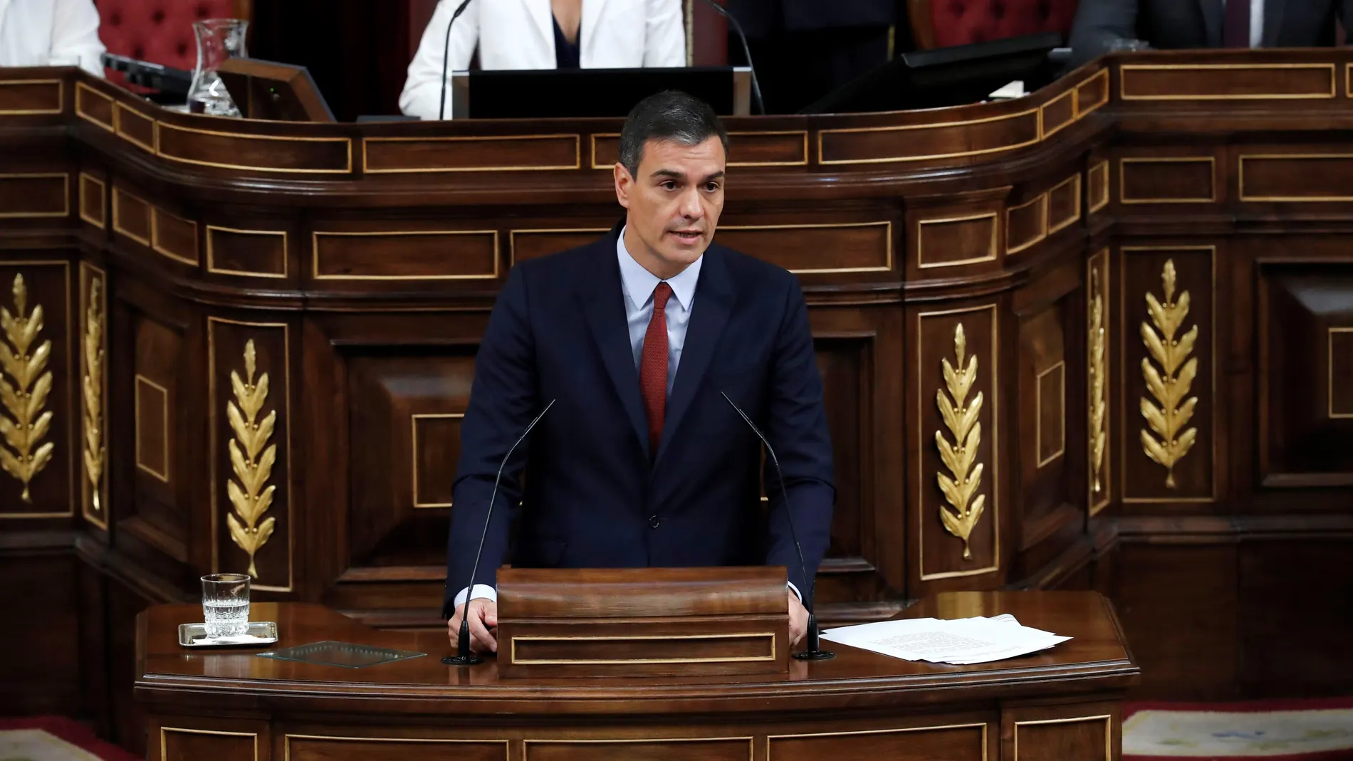 El candidato socialista a la Presidencia del Gobierno, Pedro Sánchez, durante su intervención en la primera jornada del debate