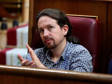 El secretario general de Podemos Pablo Iglesias, en el hemiciclo del Congreso en la primera jornada del debate de investidura El secretario general de Podemos Pablo Iglesias, en el hemiciclo del Congreso en la primera jornada del debate de investidura