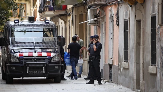 Los Mossos en la operación contra una red de ladrones violentos en Barcelona Los Mossos en la operación contra una red de ladrones violentos en Barcelona