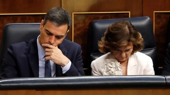 Pedro Sánchez y Carmen Calvo en el Congreso Pedro Sánchez y Carmen Calvo en el Congreso