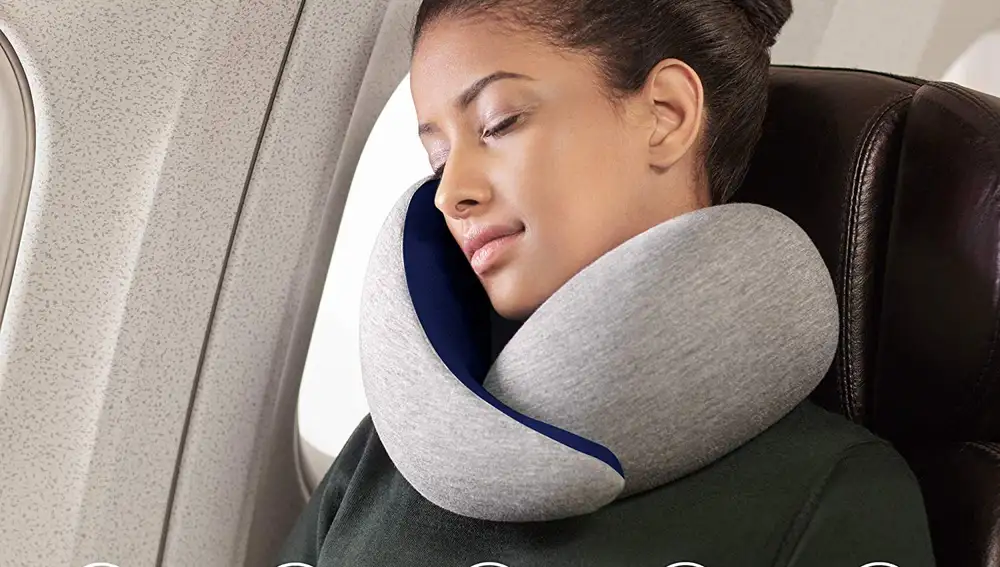 Esta almohada de viaje 360 es perfecta para dormir en el coche o allá donde  vayas