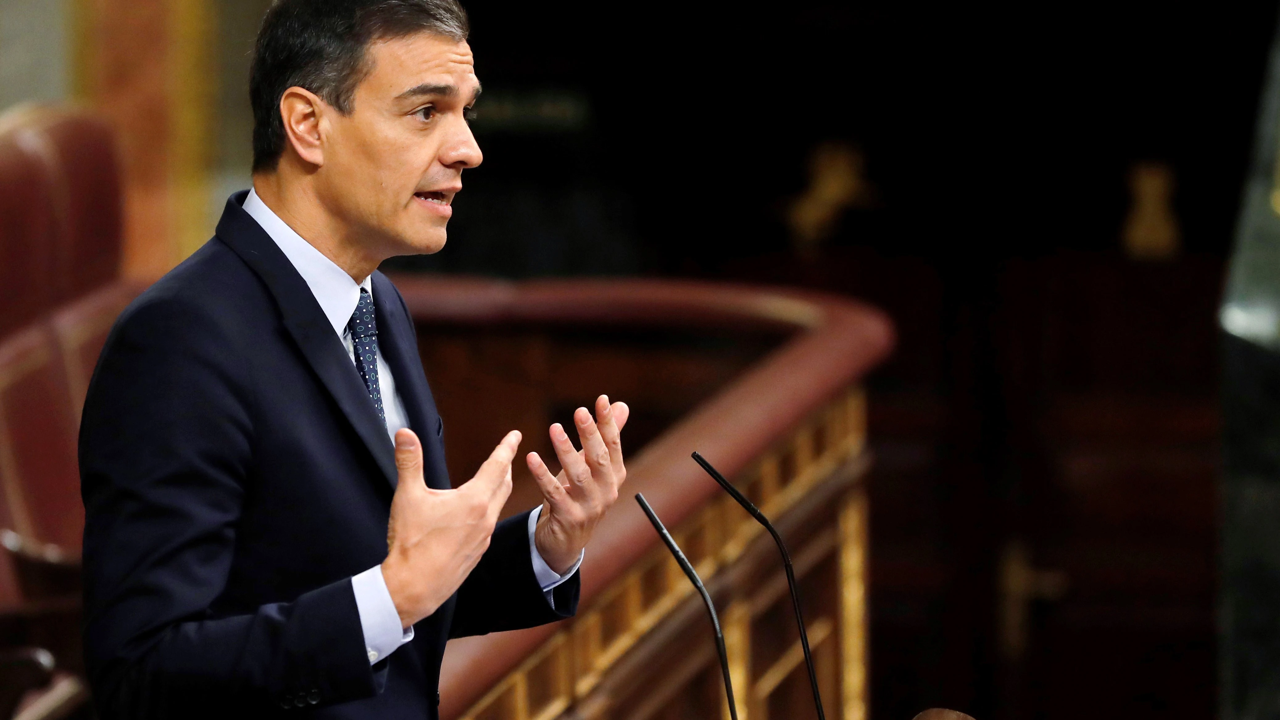 Pedro Sánchez durante su intervención en la segunda jornada del debate en respuesta al portavoz de ERC, Gabriel Rufián