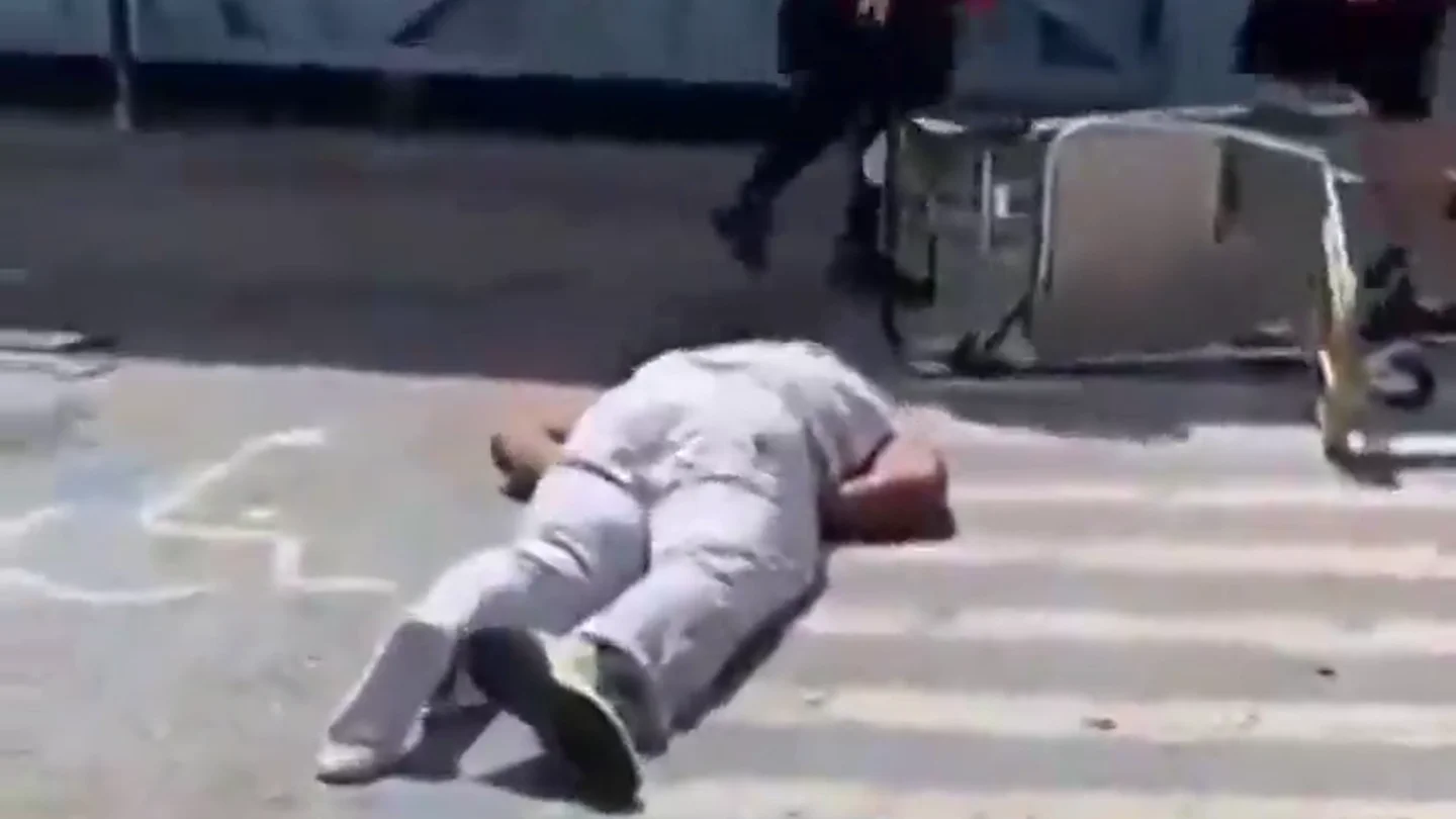 Brutal paliza al guardaespaldas del rapero Future Hendrix en el aeropuerto de Ibiza Brutal paliza al guardaespaldas del rapero Future Hendrix en el aeropuerto de Ibiza