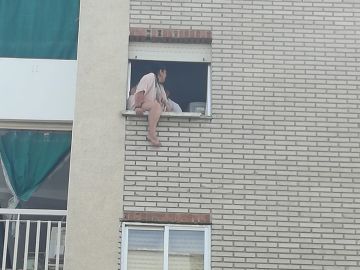 Una mujer se intenta suicidar cuando iba a ser desahuciada Una mujer se intenta suicidar cuando iba a ser desahuciada