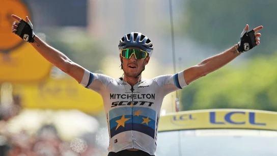 Matteo Trentin celebra una victoria de etapa Matteo Trentin celebra una victoria de etapa