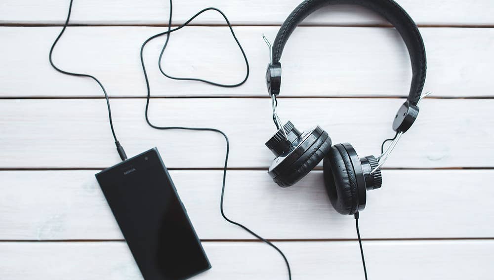 5 razones para seguir utilizando auriculares con cable